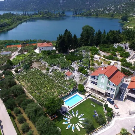 Villa Cozy In Ploce With Shared Pool